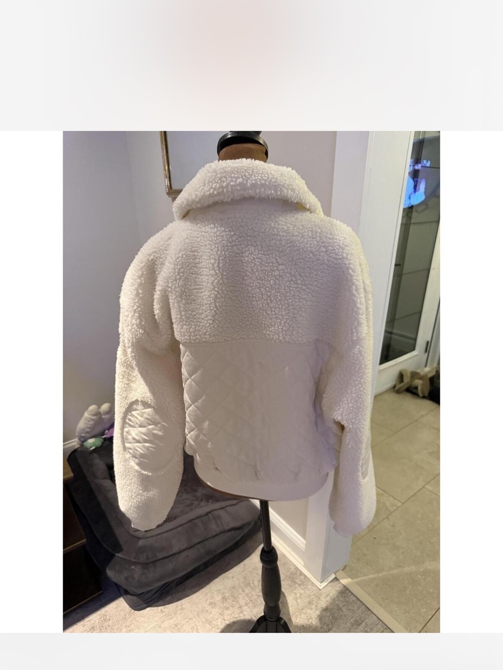 ALO Yoga Edge White Cropped Sherpa Jacket Zip up fleece w quilted pockets M - Picture 7 of 7
